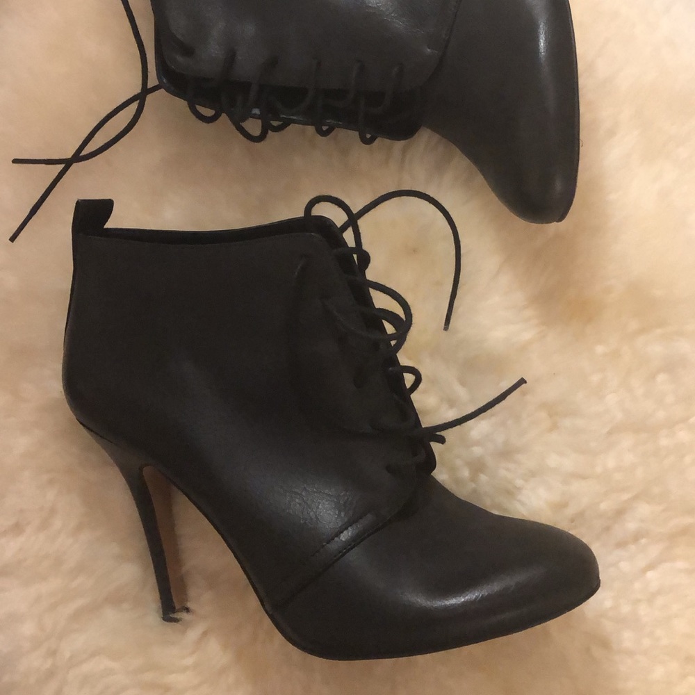 Cute black shoes!